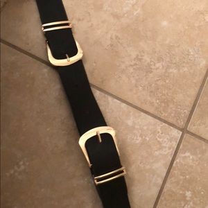 Double buckled belt